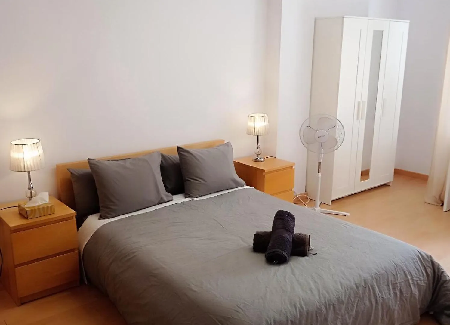 ברצלונה City Center Double Sunny Room