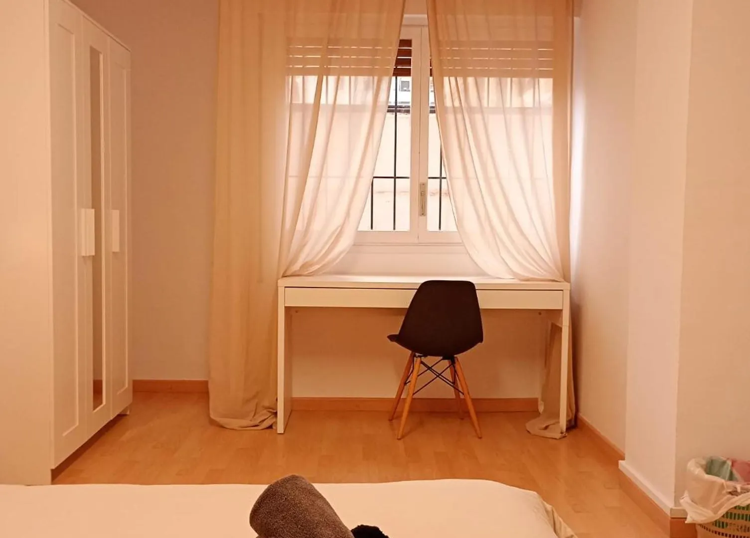 City Center Double Sunny Room برشلونة بيت ضيافة